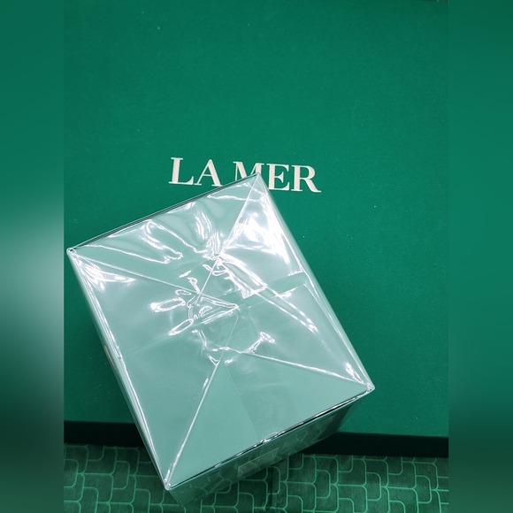 La Mer The Neck and Decollete Concentrate 1.7oz NIB - Picture 4 of 5